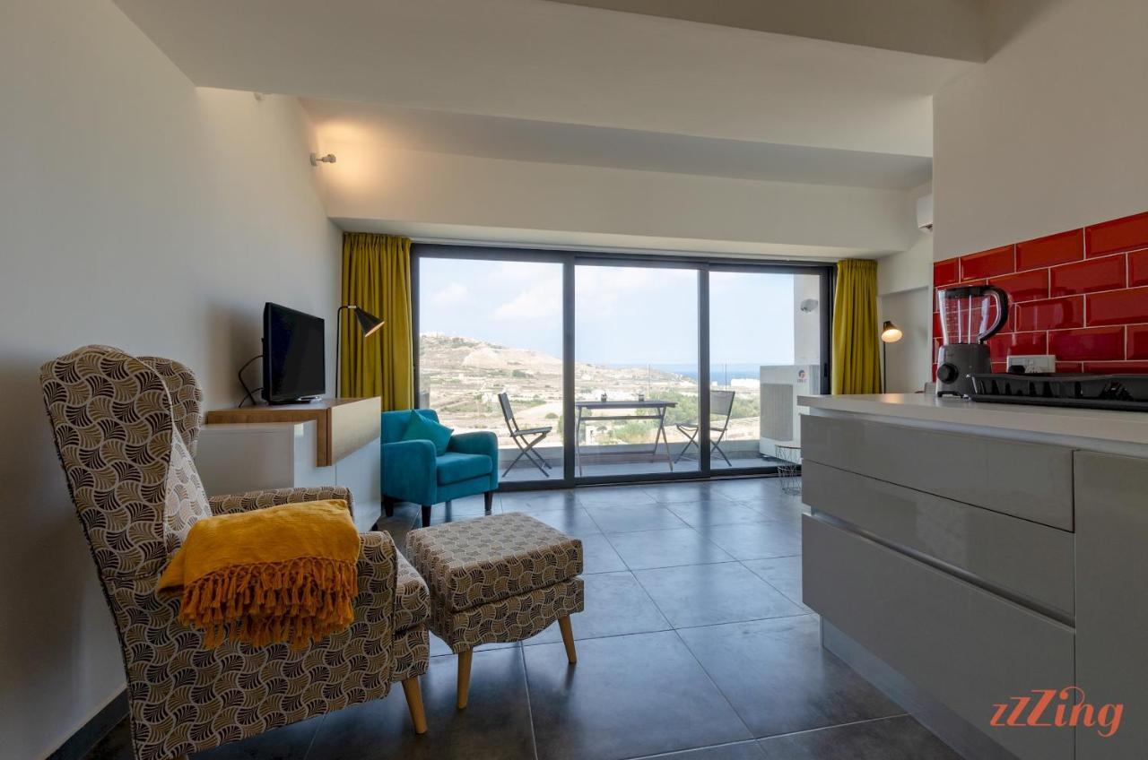 2 Bed W Distant Sea And Country Views Appartamento *